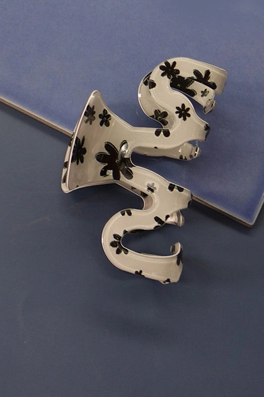 Wavy Floral Claw Clip