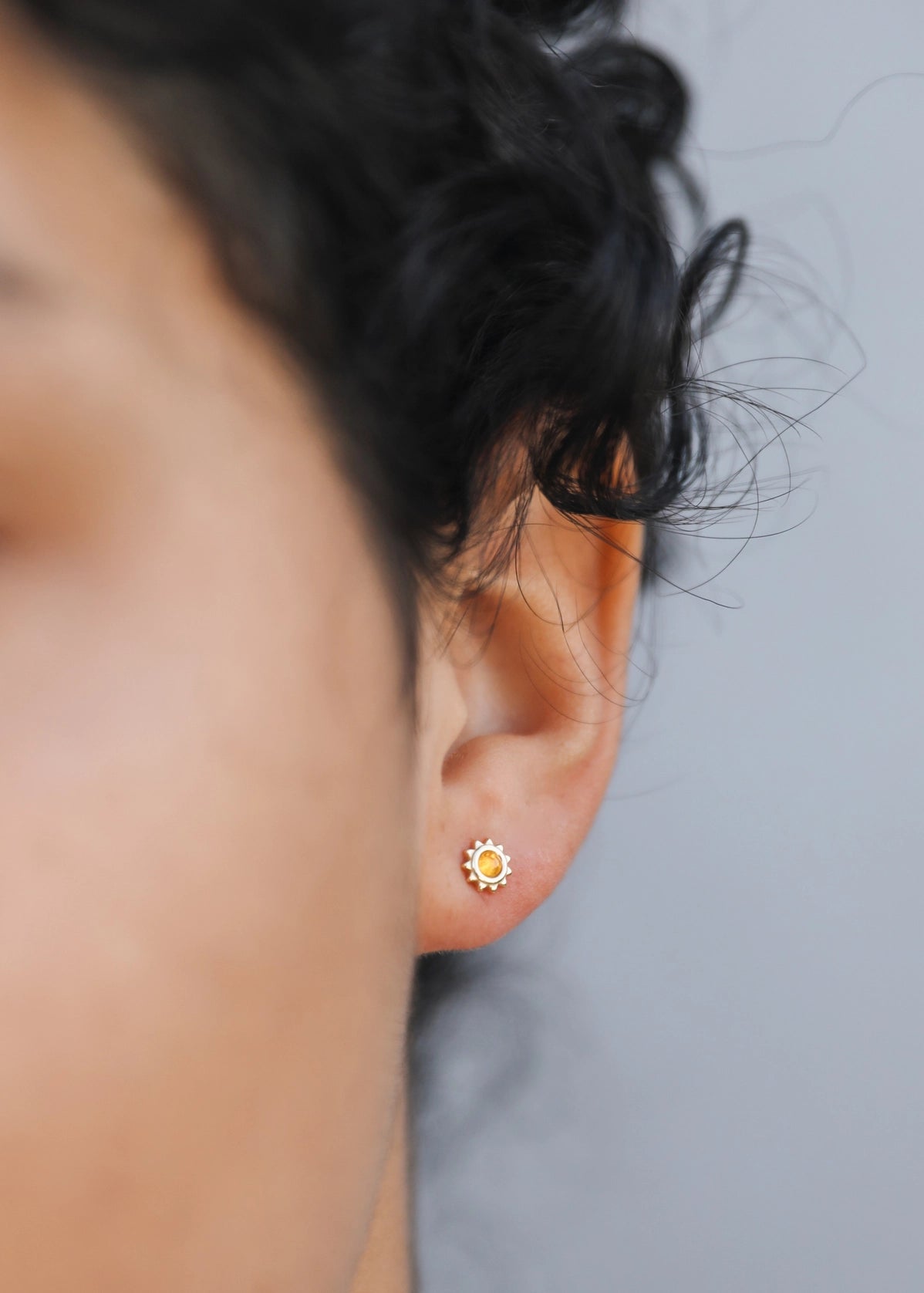 Amber Sun Stud Earrings 18kp