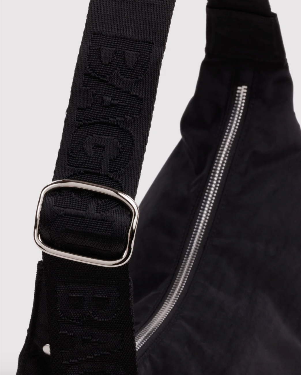 BAGGU Medium Crescent Bag- Studs