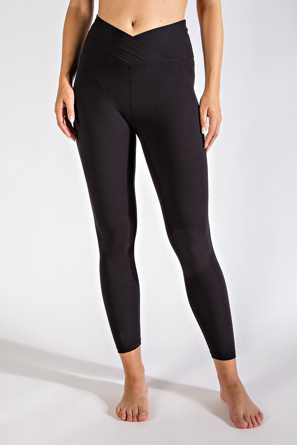 V-Front Leggings - Black