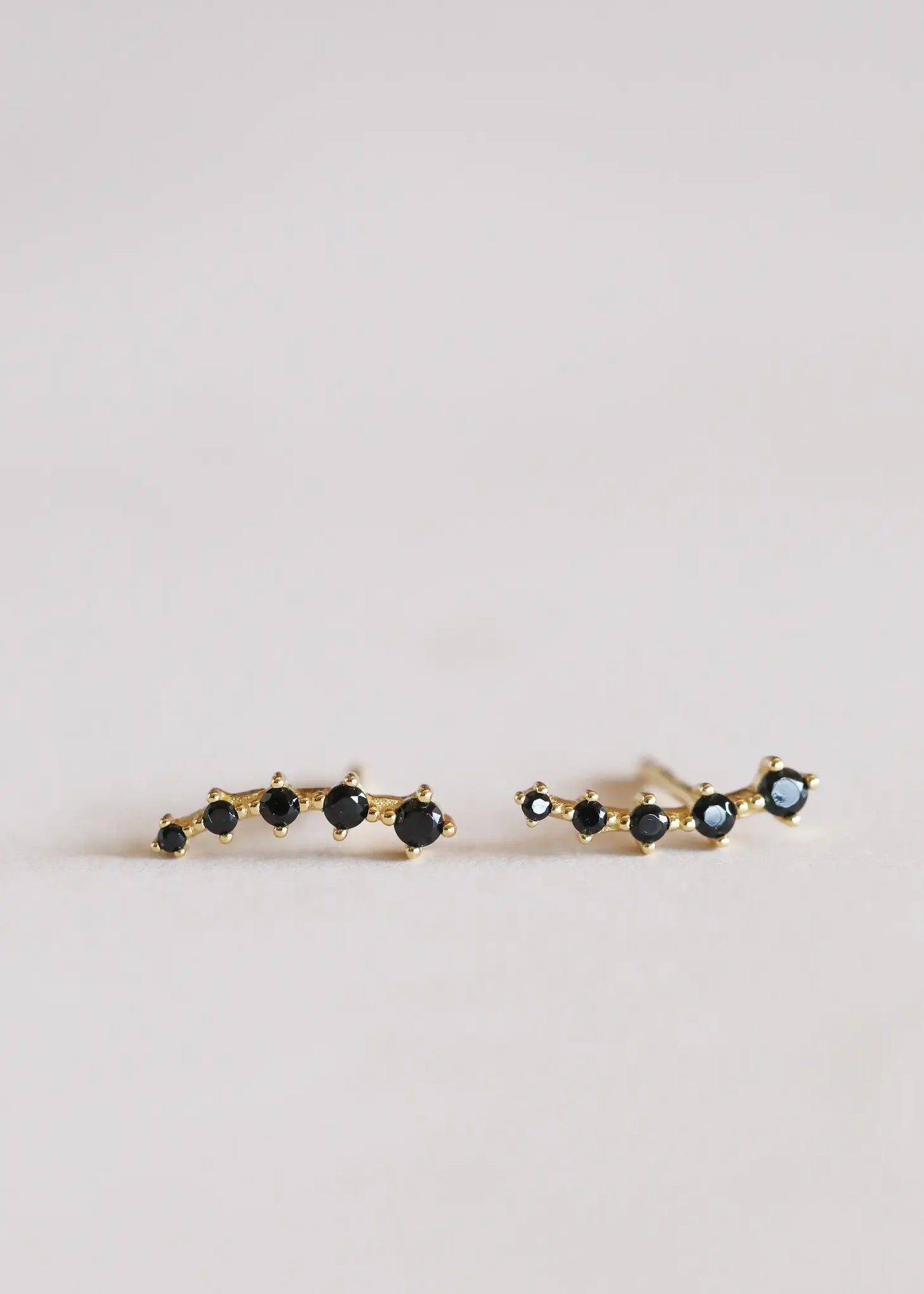 Crawler Earring Black - 18kt Gold
